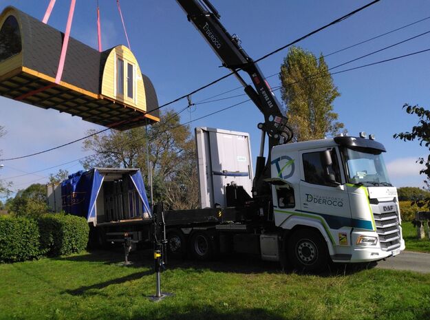 Transport routier de marchandises avec bras de grue en Vendée